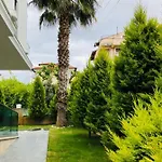 Aparthotel X