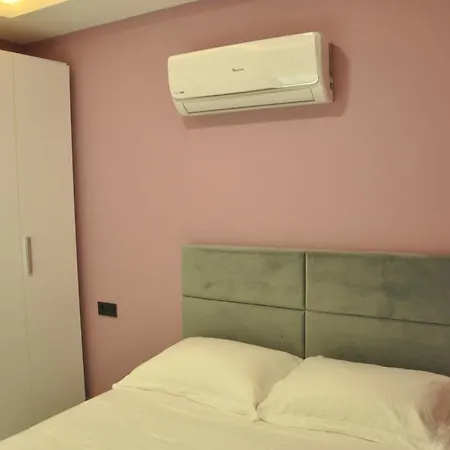 Apartmanhotel X *