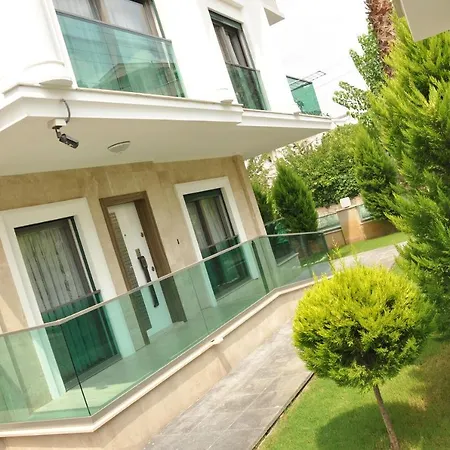 X Apartmanhotel *